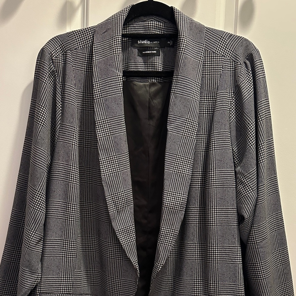 Studio Black and White Plaid Blazer - Picture 2 of 5
